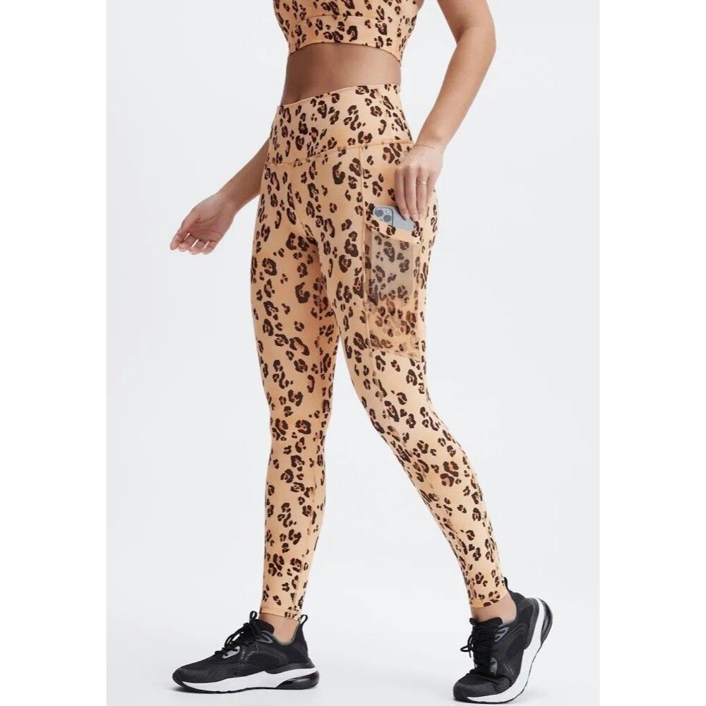 Fabletics Women’s Size XS/4 On-The-Go PowerHold® Legging Short Desert Leopard